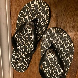 Michael kors flip flops